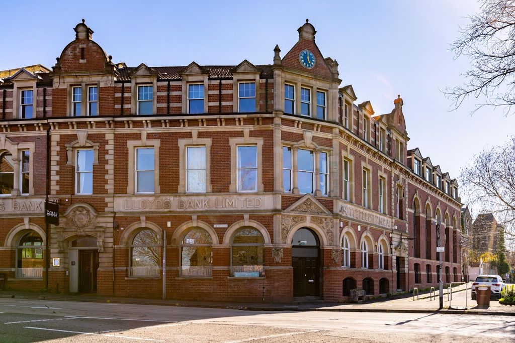 Property photo 2 of 19 Flat 1 The Bank-19.Jpg