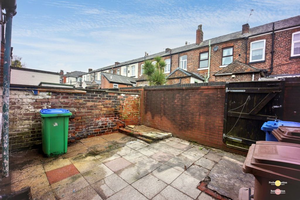 Property photo 3 of 18