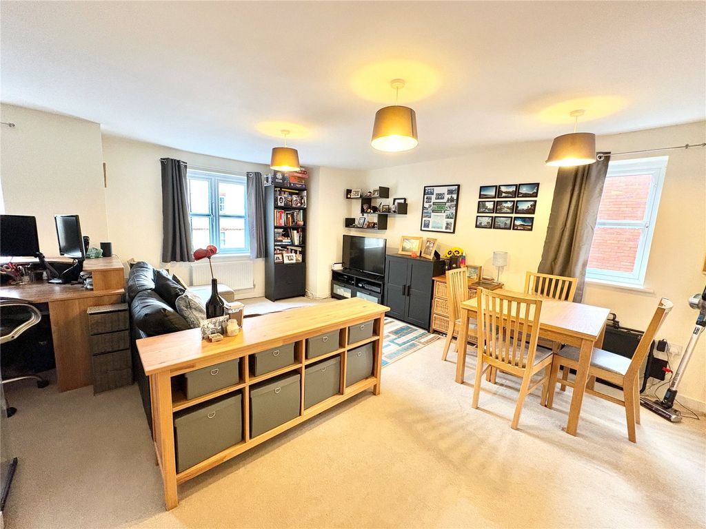 Property photo 2 of 11 Picture No. 18