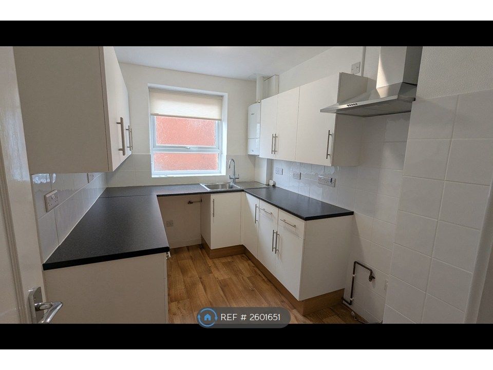 Property photo 2 of 7 Kitchen