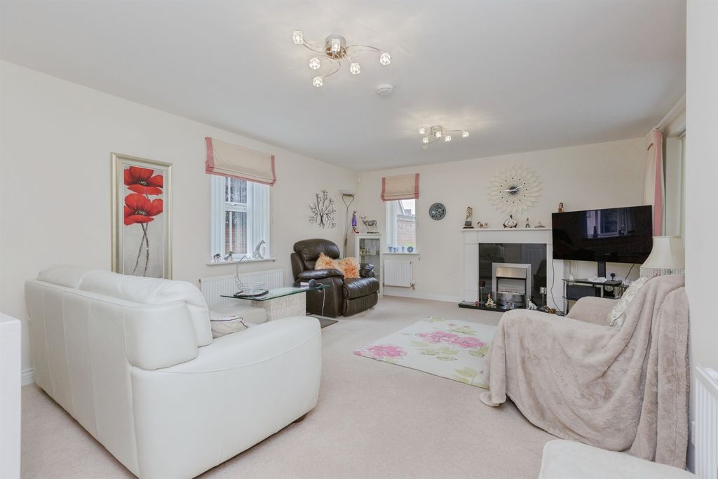 Property photo 3 of 19