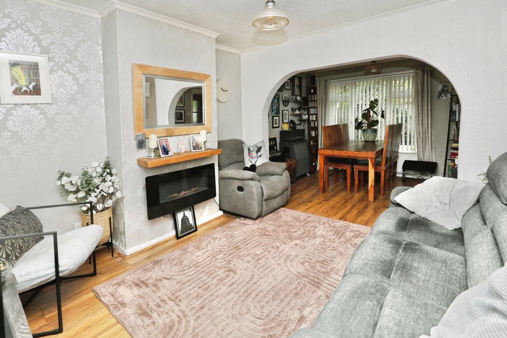 Property photo 2 of 12 Lounge/Dining Room