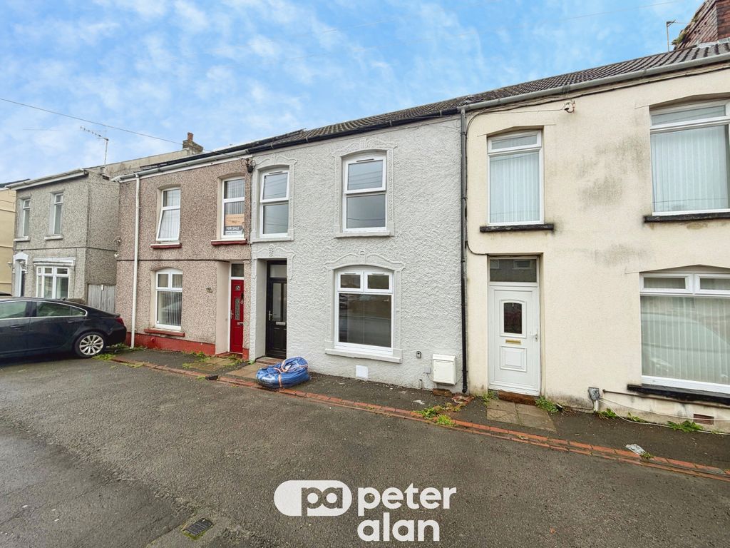 Property photo 2 of 20