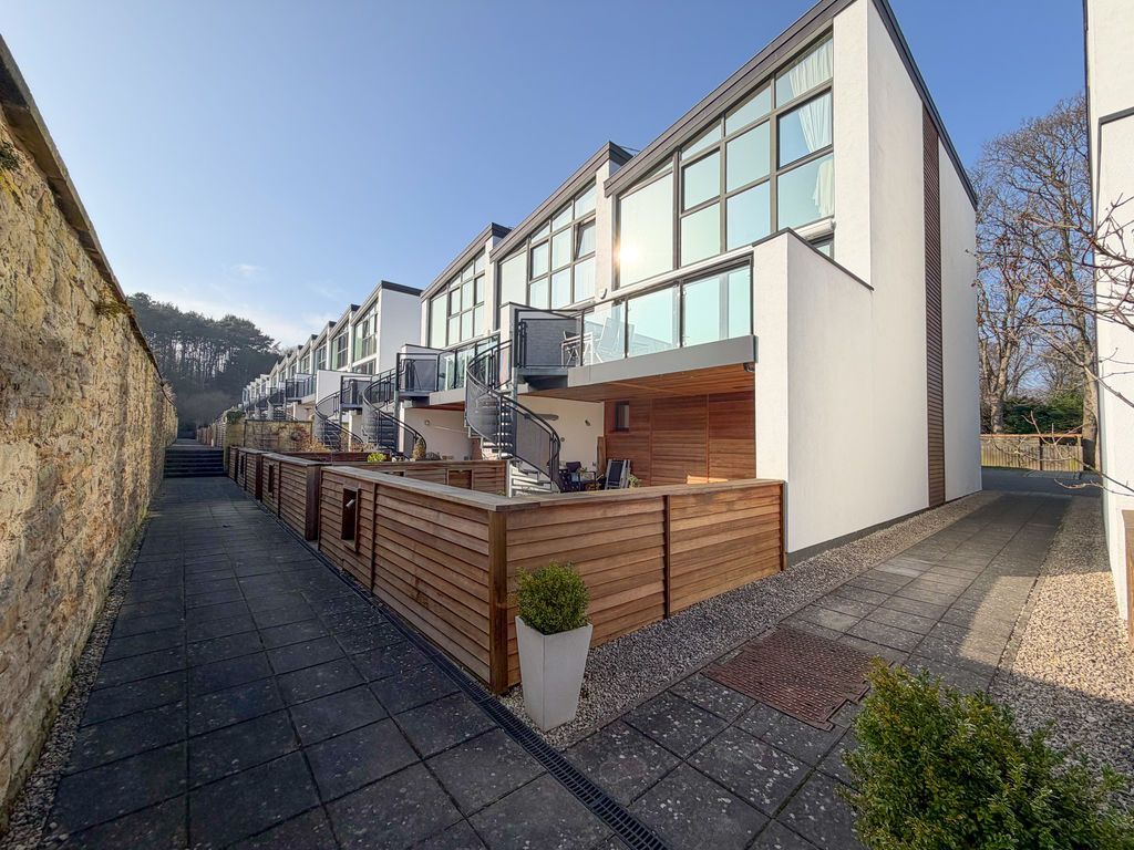 Property photo 1 of 19 External