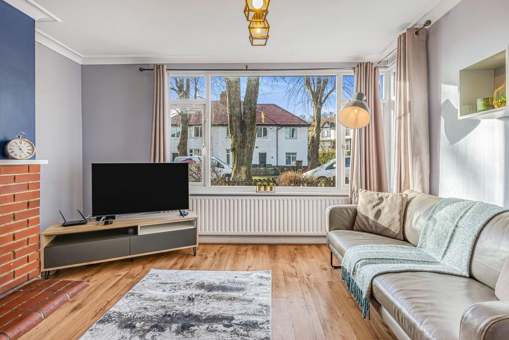 Property photo 2 of 16 Property Photo