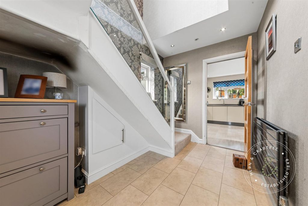 Property photo 3 of 29 Lime-Grove-2.Jpg