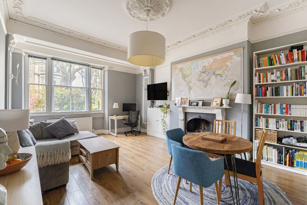 Property photo 2 of 17 Living/Dining Room