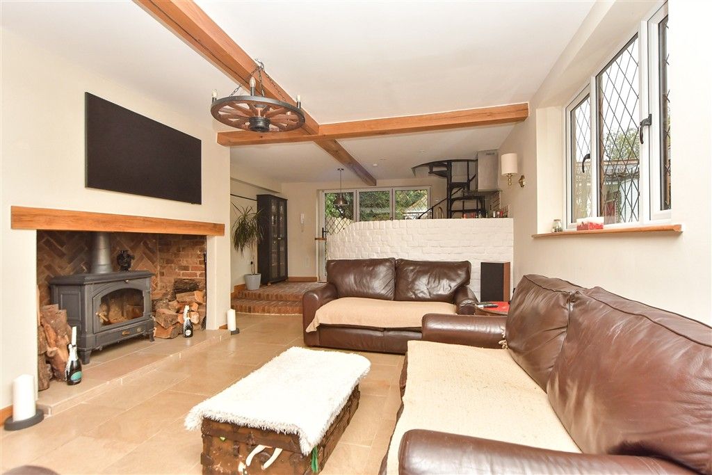 Property photo 2 of 17 Lounge