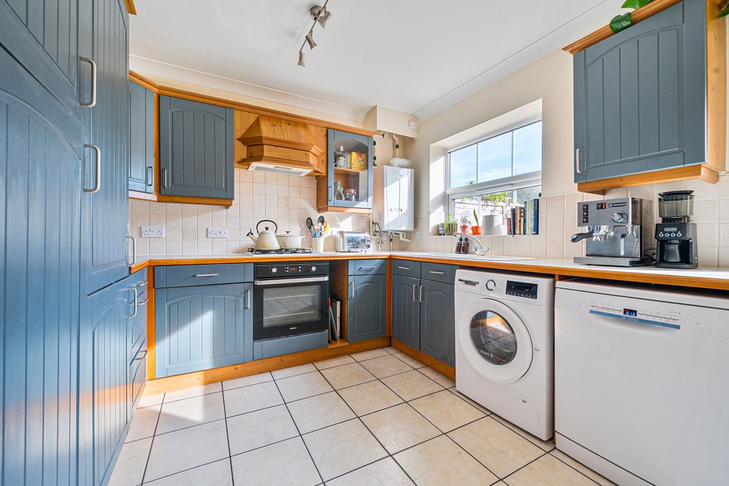 Property photo 3 of 24 Kitchen