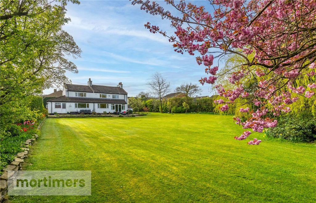 Property photo 2 of 30 Garden