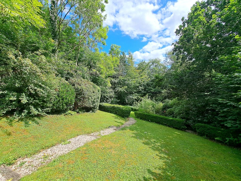 Property photo 2 of 32 Picture No. 53