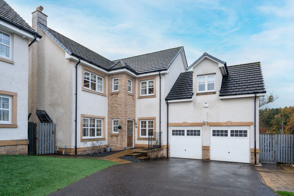 Property photo 1 of 33