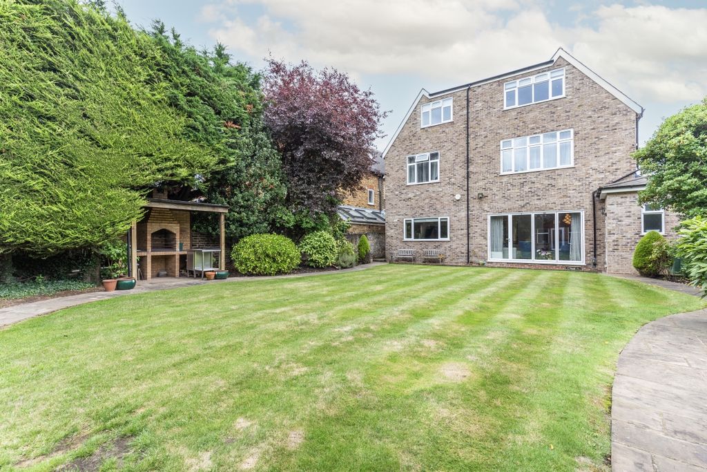 Property photo 2 of 40 33-Hamilton-Road-020