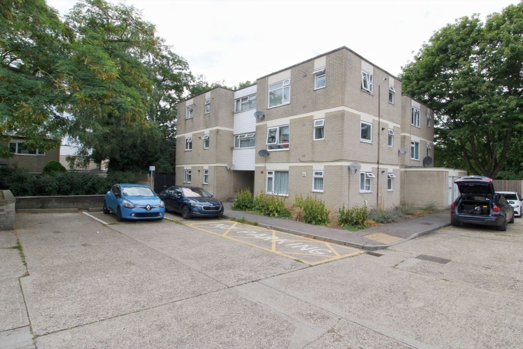 Property photo 1 of 8