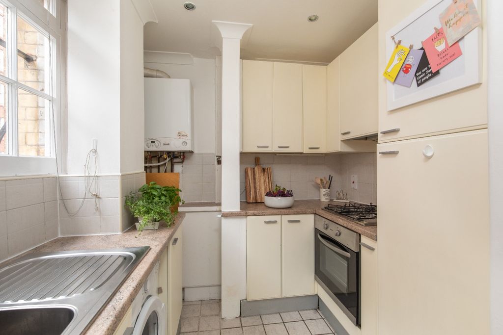 Property photo 3 of 10 4138157