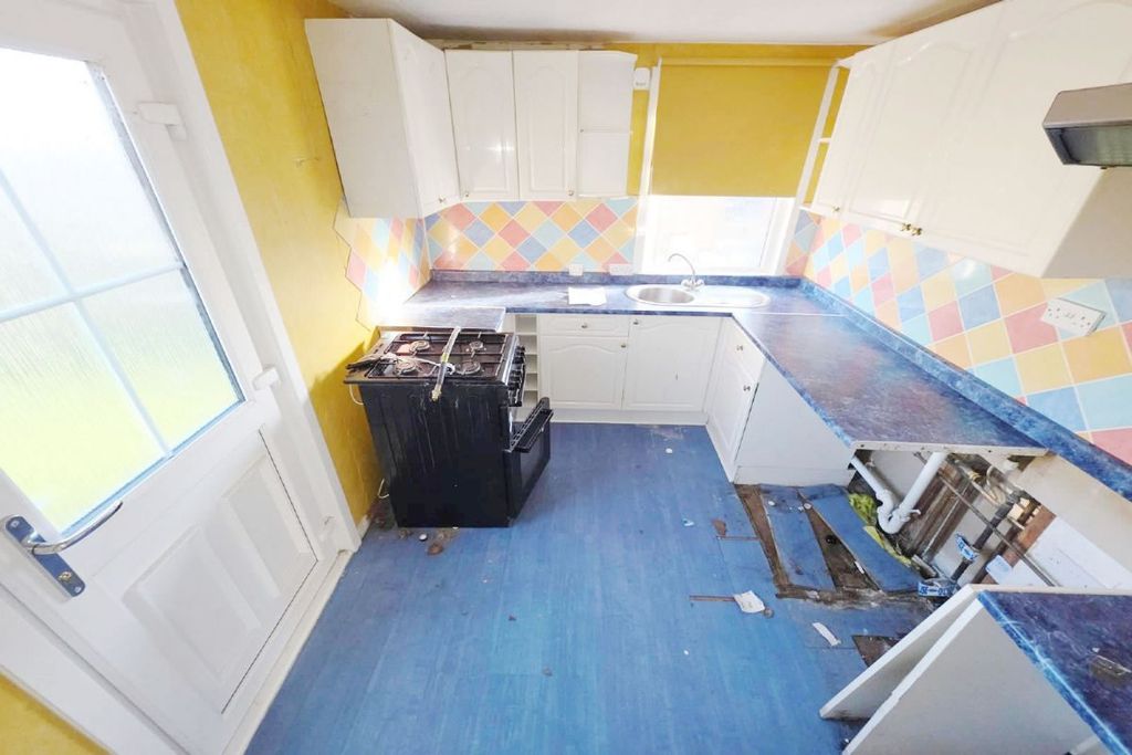 Property photo 3 of 9