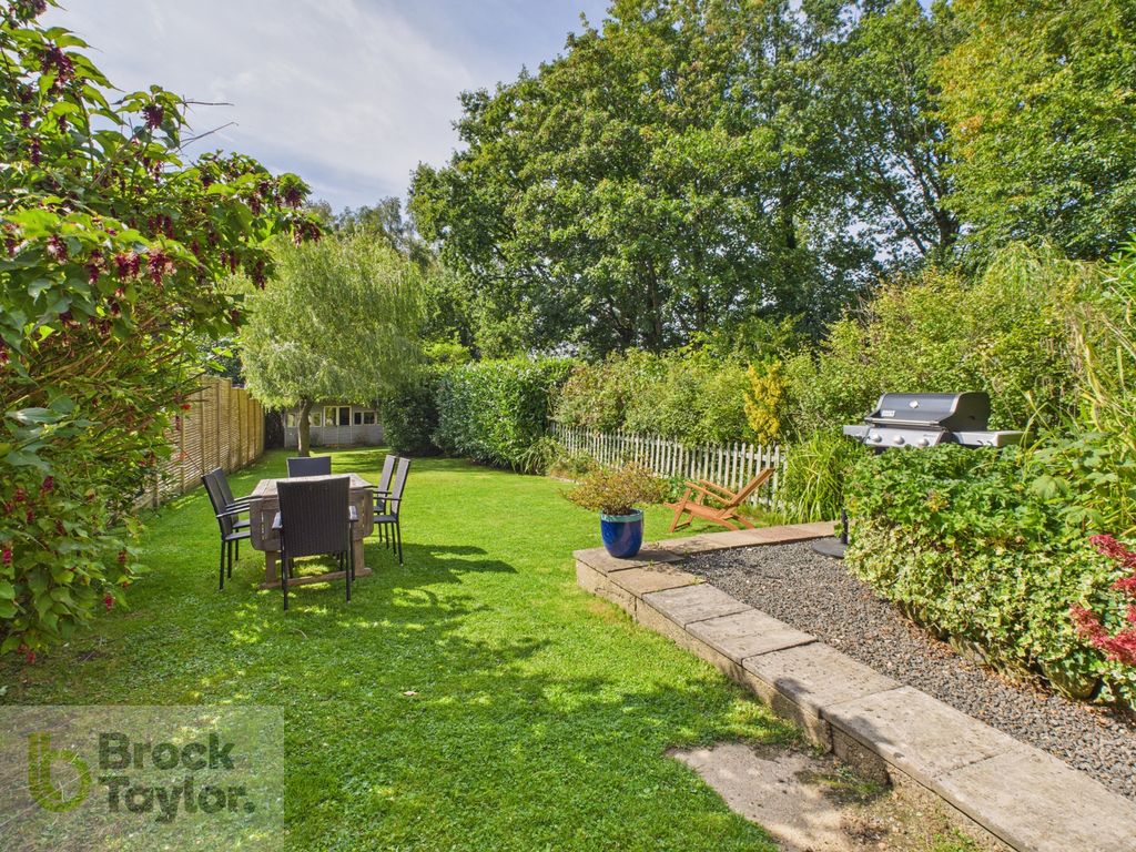 Property photo 2 of 18 Cam02581G0-Pr0131-Still016