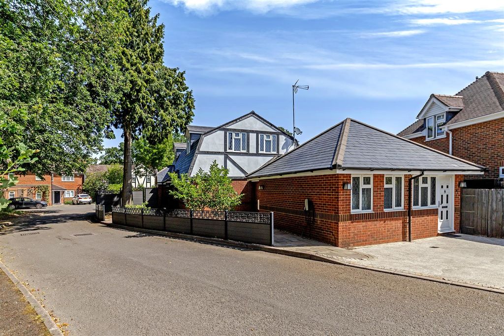 Property photo 2 of 33 32Hazelroad-8.Jpg