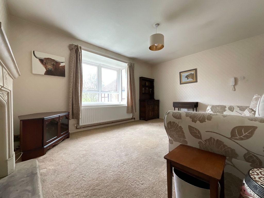 Property photo 2 of 14