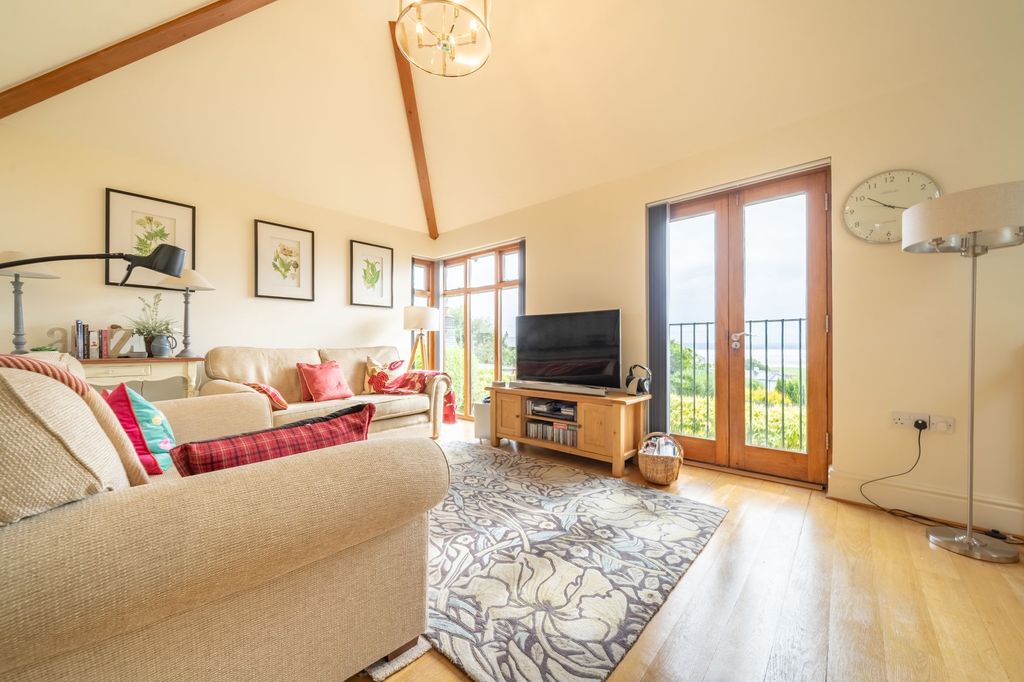 Property photo 3 of 29