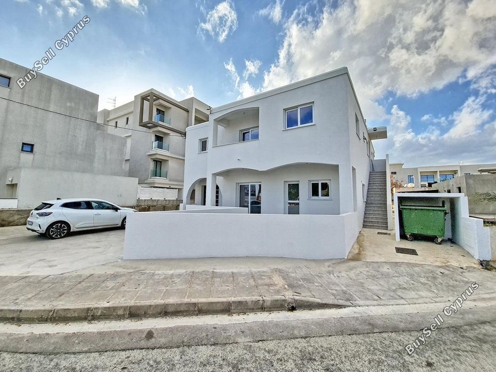 Property photo 1 of 30