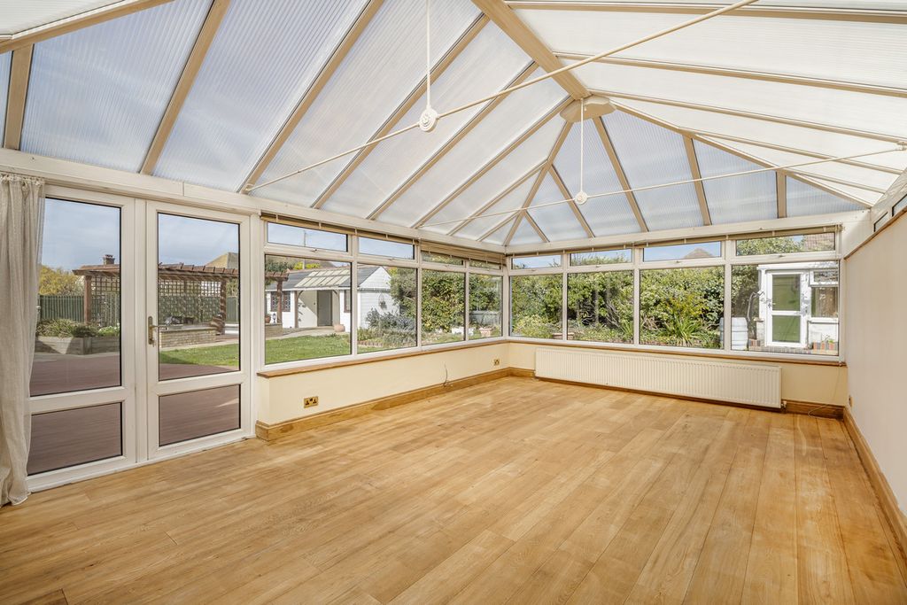 Property photo 3 of 27