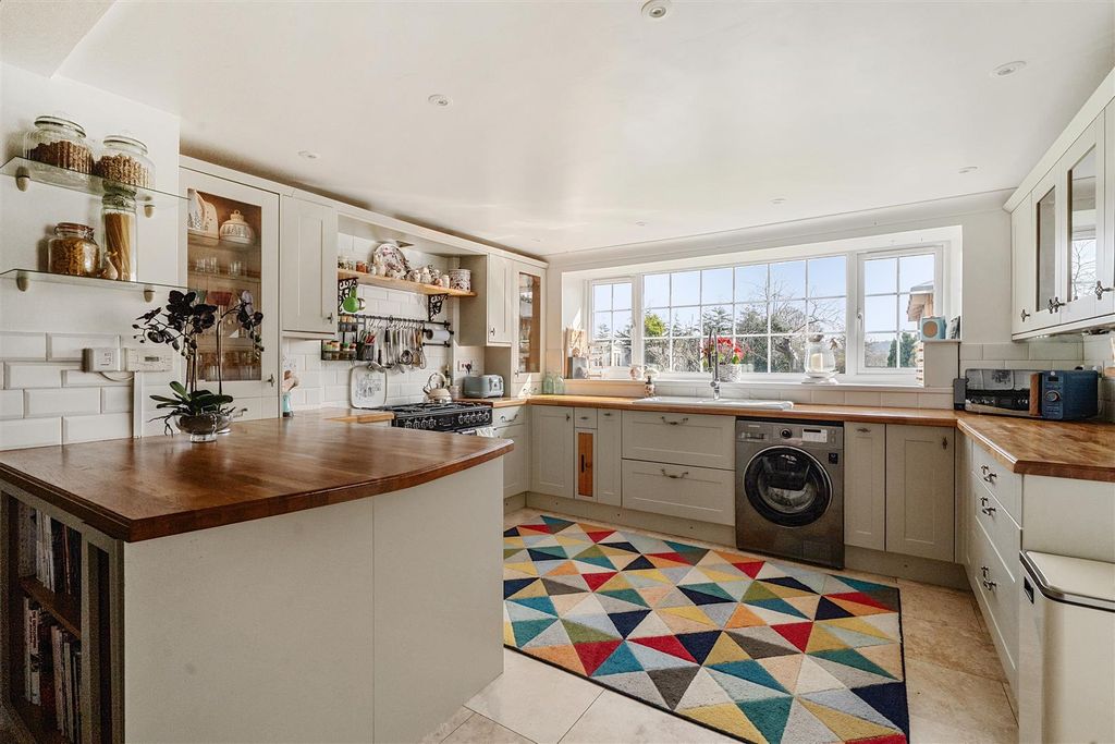 Property photo 2 of 15 Kitchen