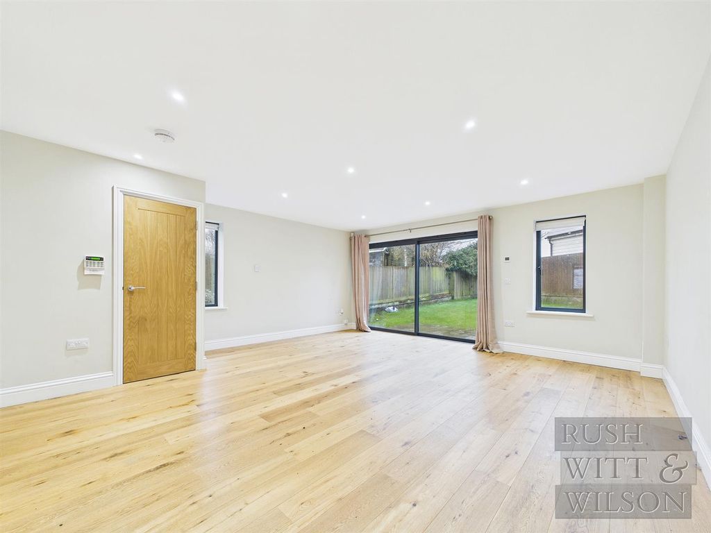 Property photo 3 of 25