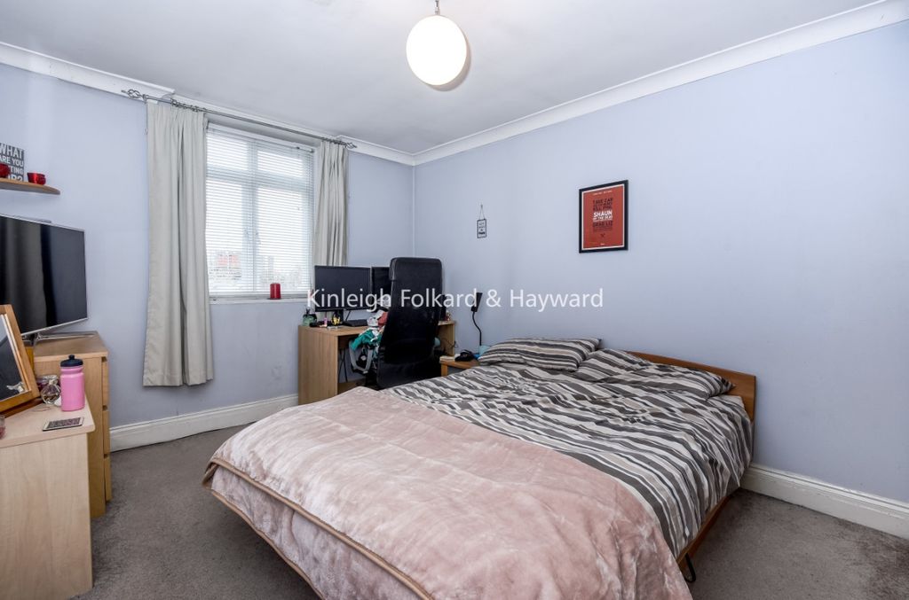 Property photo 3 of 6 608Fae17-A8F4-474B-B