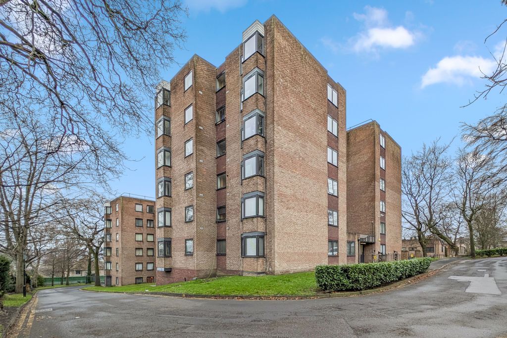 Property photo 1 of 14 Flat 38, Benwell Close, Benwell Grange, Newcastle Upon Tyne, Tyne And Wear, Ne15 6Rz