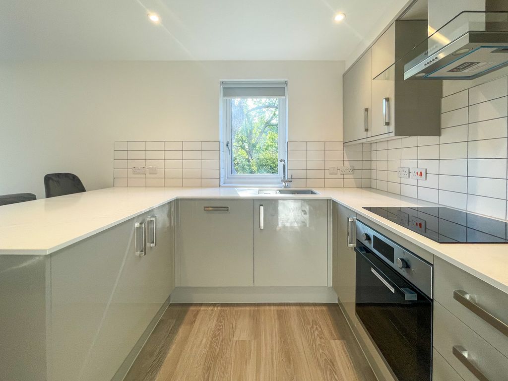 Property photo 3 of 17 Kitchen