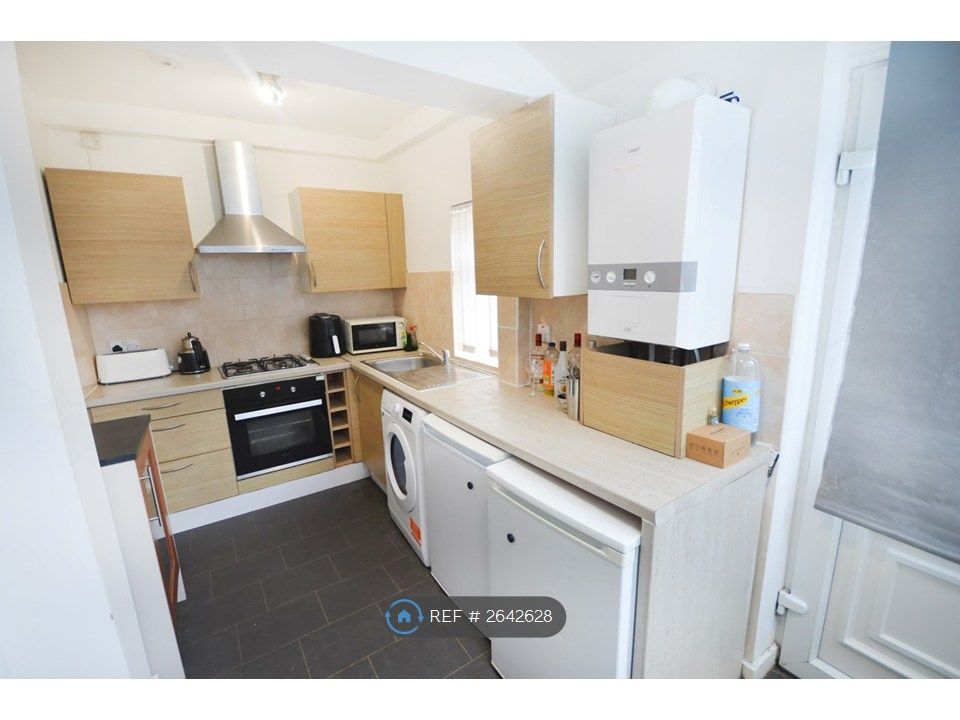 Property photo 2 of 15 Kitchen