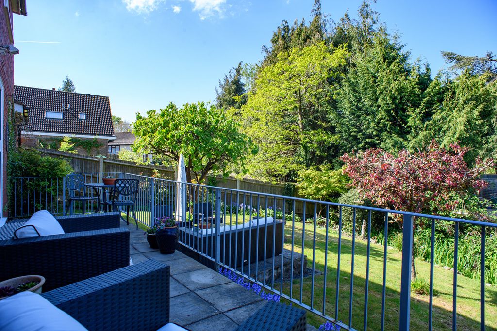 Property photo 2 of 23