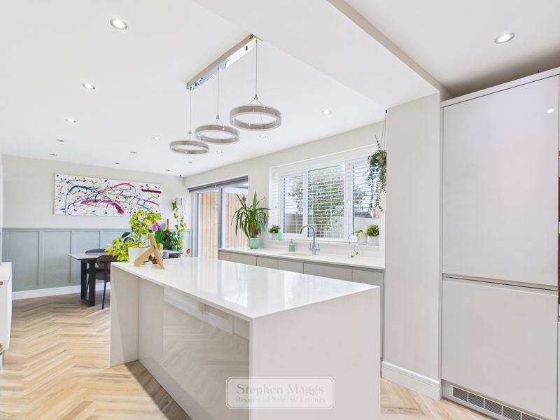 Property photo 3 of 18 Photo 11