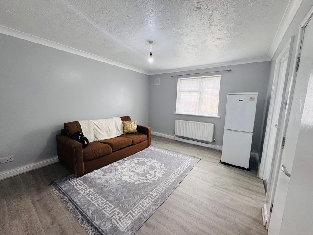 Property photo 2 of 12 Gallery