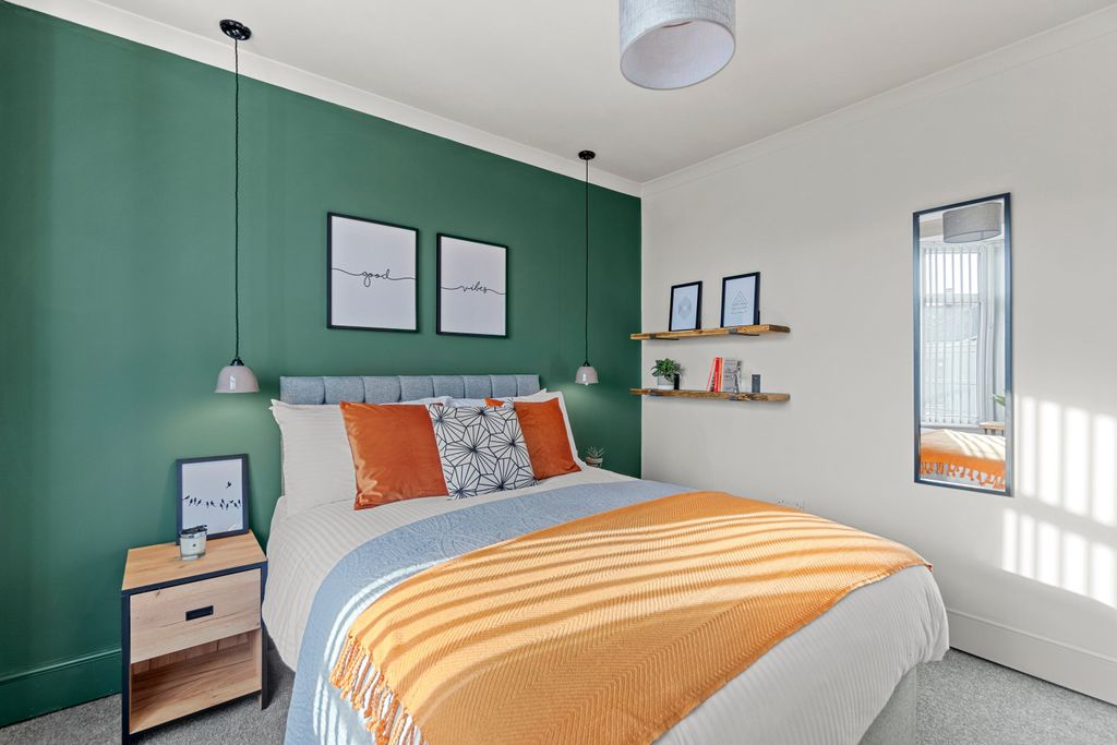 Property photo 2 of 8 0003