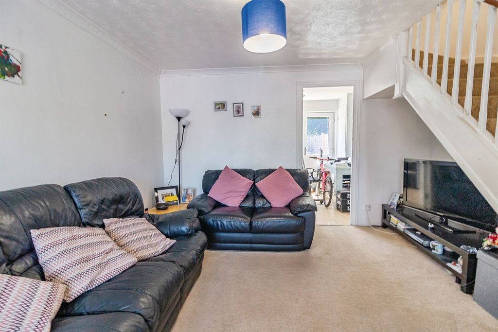 Property photo 2 of 17