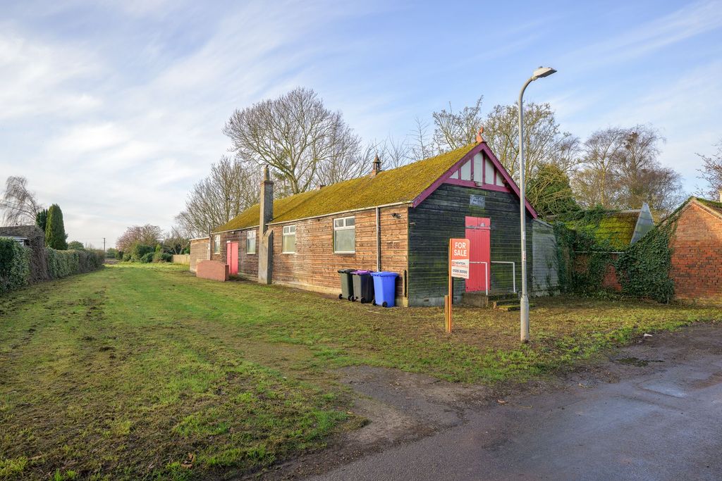 Property photo 1 of 8