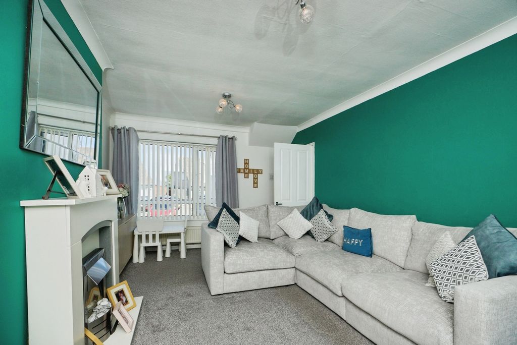 Property photo 2 of 17 Photo
