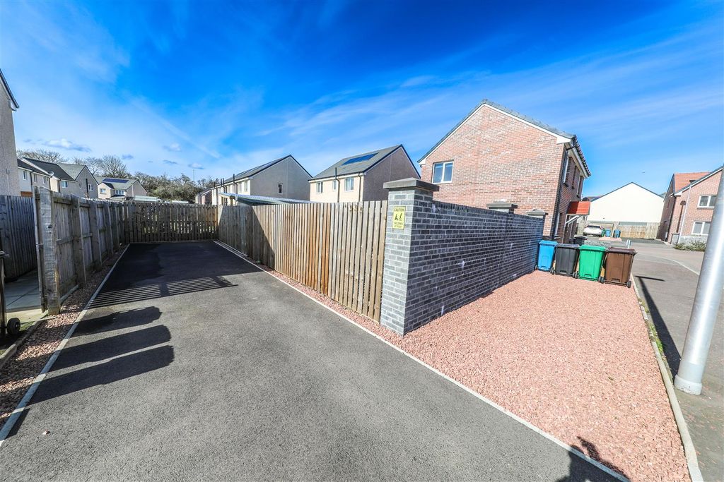 Property photo 2 of 23 B