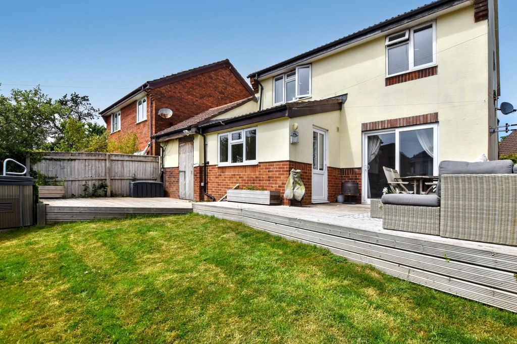 Property photo 1 of 18 Garden