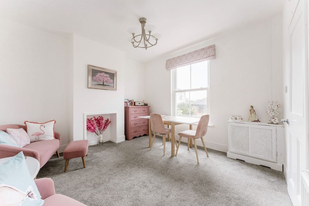 Property photo 3 of 21