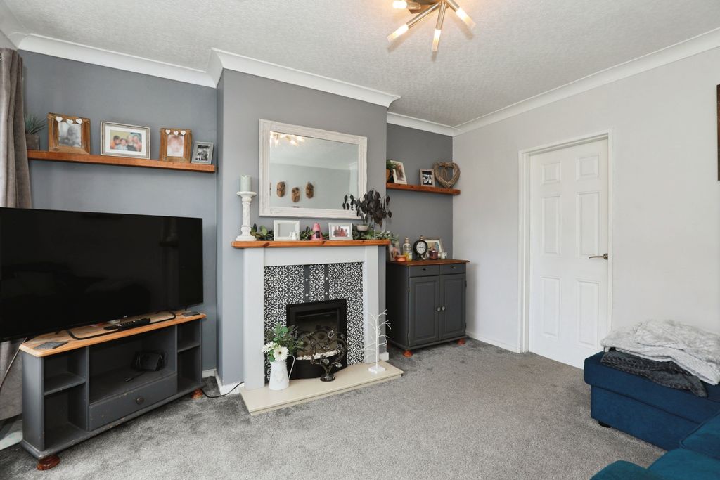 Property photo 3 of 16 Living Room