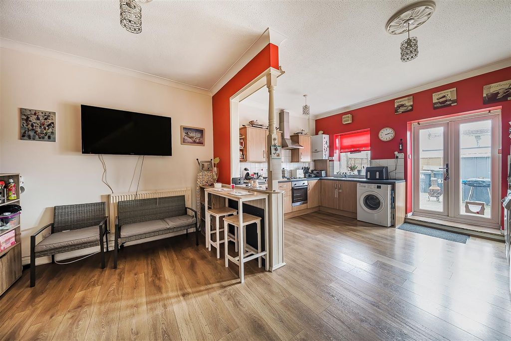 Property photo 1 of 13 Kitchen/Diner