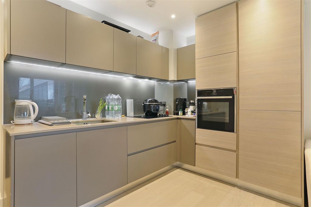 Property photo 2 of 9 Kitchen.Jpeg