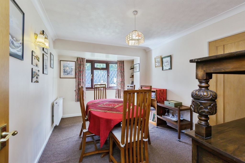 Property photo 3 of 25 Utility Room