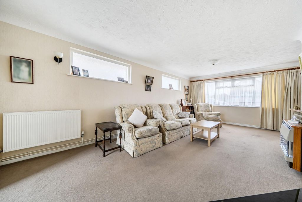 Property photo 3 of 21 1439355-11-69Cfeb759Ac7c.Jpg