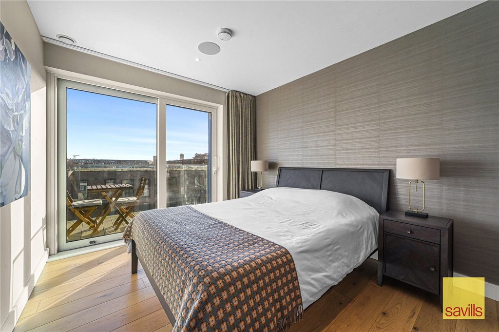 Property photo 3 of 32 Principal Bedroom