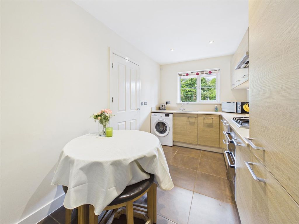 Property photo 2 of 14 Cam05510G0-Pr0195-Still003.Jpg