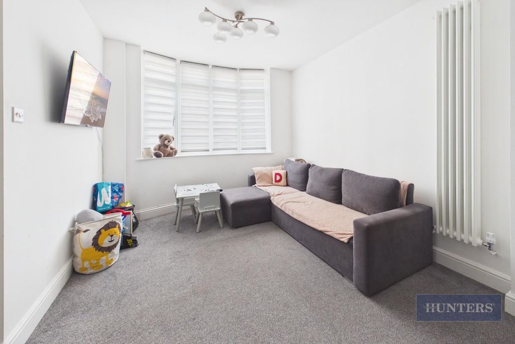 Property photo 2 of 16 Cam05152G0-Pr0379-Still020.Jpg